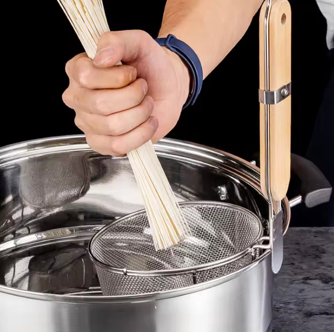 Stainless Steel Kitchen Strainer With Wooden Handle, Frying Food Colander With Long Handle, Potato Chef Colander Tool Frying, French Fries Basket, Kitchen Noodles Fried Strainer, Wire Fine Mesh Oil Strainer Stainless Steel Kitchen Strainer With Wooden Handle, Frying Food Colander With Long Handle, Potato Chef Colander Tool Frying, French Fries Basket, Kitchen Noodles Fried Strainer, Wire Fine Mesh Oil Strainer